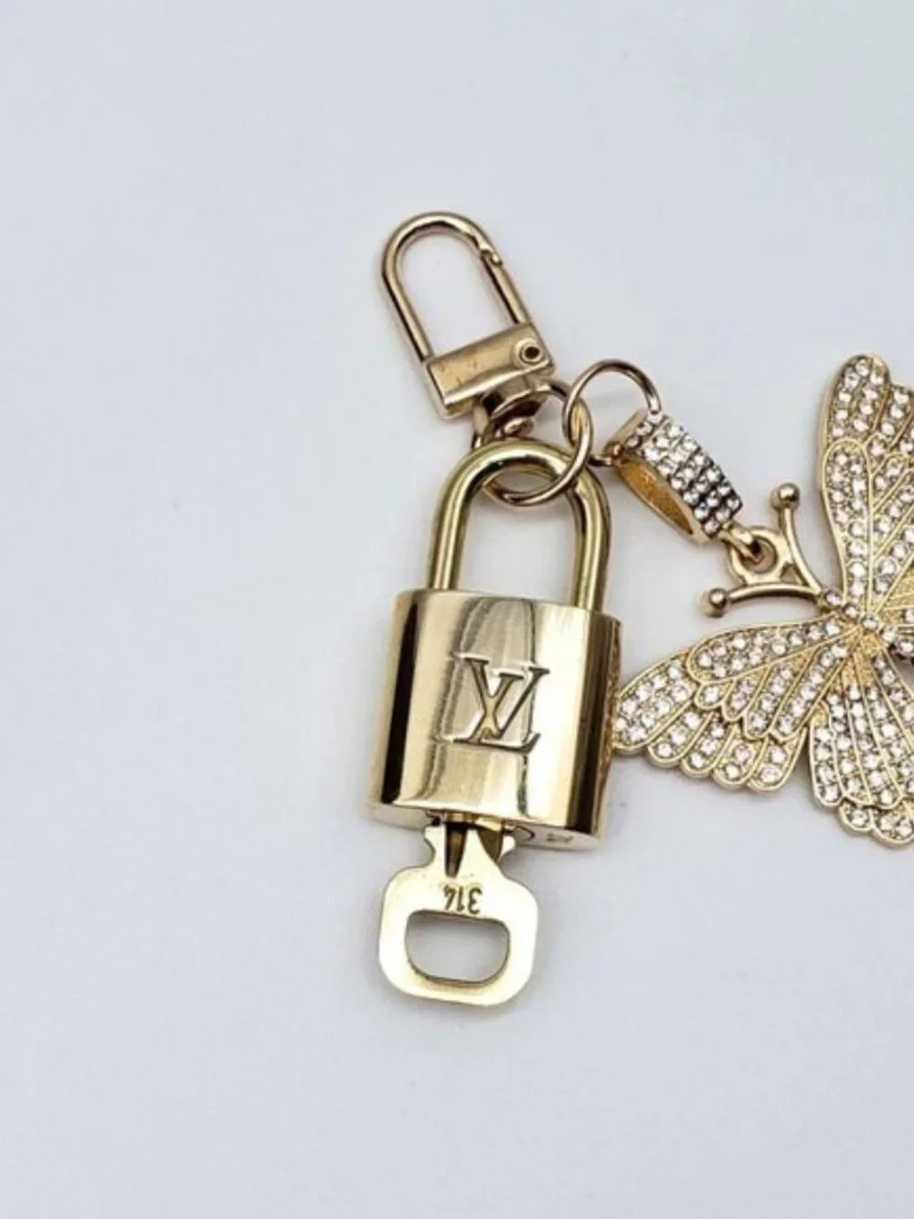 LV Authentic Gold Padlock 🔒 Key Set w/ Unbranded Butterfly Keychain Charm